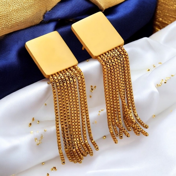 🆕️Bold & Glamorous 18K Gold Plated Tassel Earrings ✨ Statement Drop Earrings - Picture 10 of 12